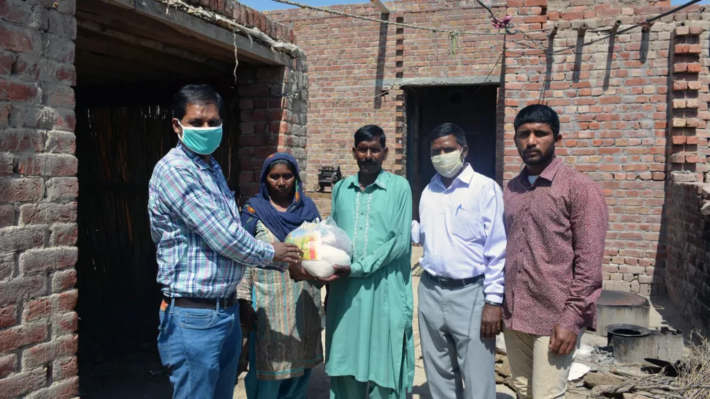 Food distribution in Pakistan