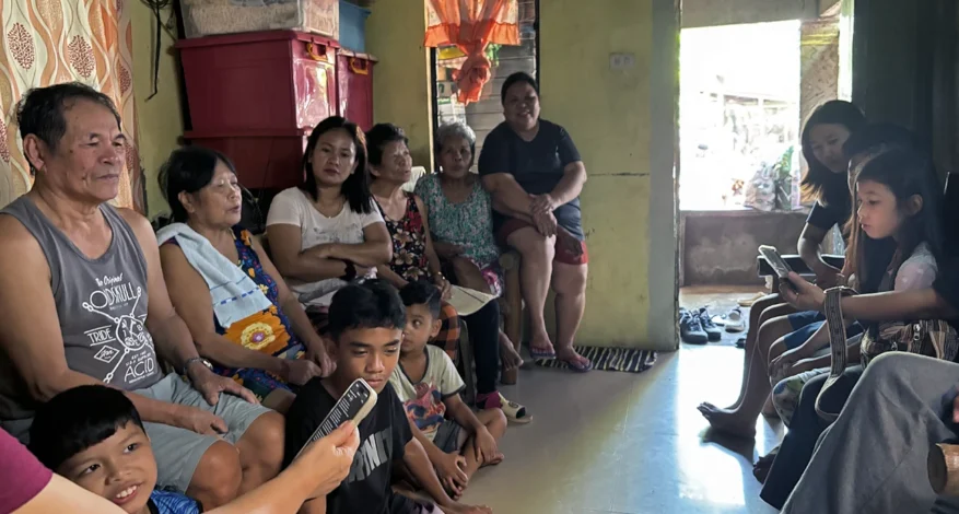 Home Bible study in the Philippines